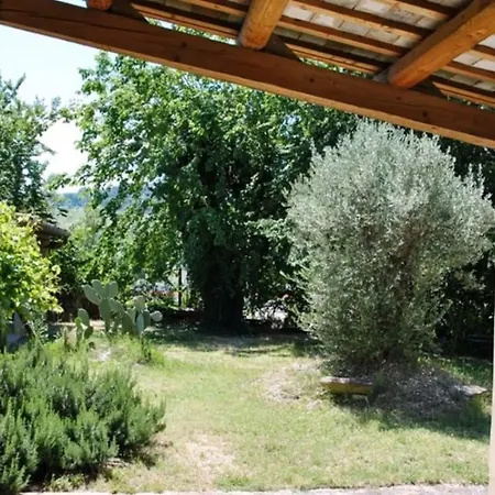 Awesome Stone Farmhouse In Quarto em Acomodações Particulares Moie