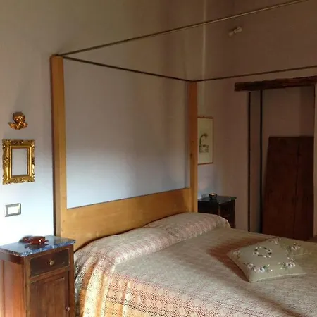 Awesome Stone Farmhouse In Quarto em Acomodações Particulares