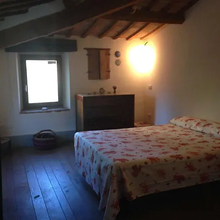 Awesome Stone Farmhouse In Quarto em Acomodações Particulares