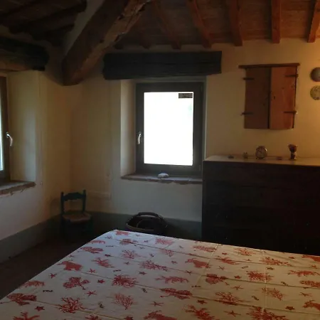 Awesome Stone Farmhouse In Quarto em Acomodações Particulares