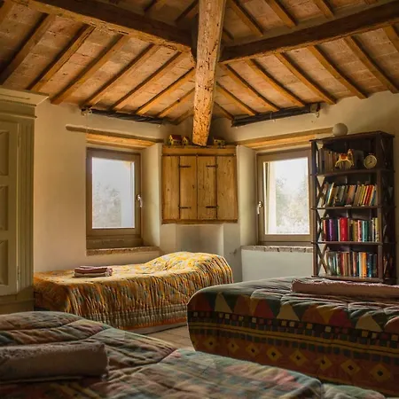 Quarto em Acomodações Particulares Awesome Stone Farmhouse In